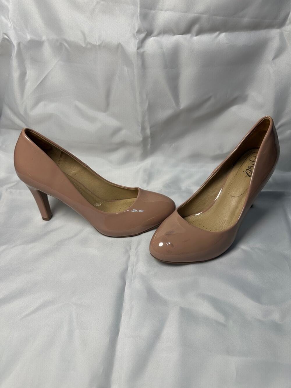 Y-NOT Womens Size 8.5 Nude Patent Platform Pumps High Heel Dress Shoes